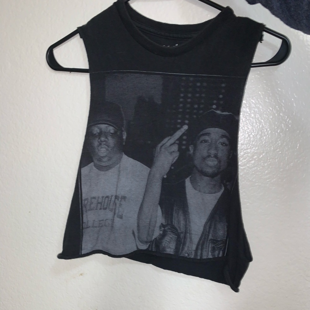 Crop top.